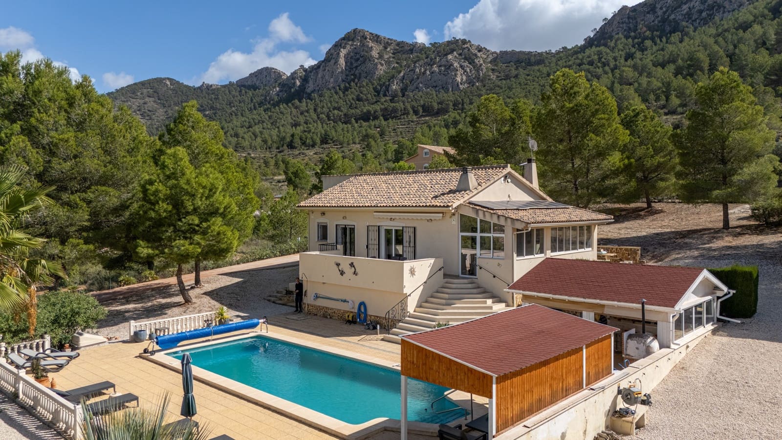 Chalet de 4 habitaciones en La Zarza en venta con piscina - 385.000 € (Ref: 10019582)