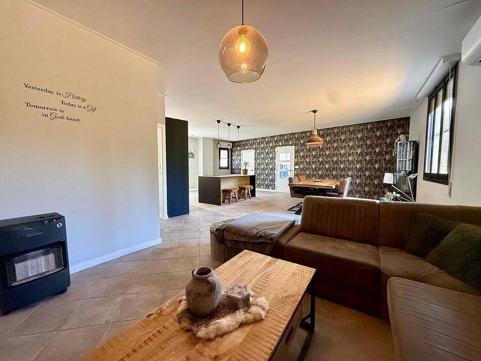 5 chambre Villa/Maison à vendre à Encebras avec piscine garage - 245 000 € (Ref: 10039271)