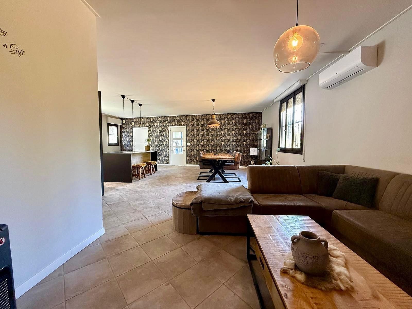 5 chambre Villa/Maison à vendre à Encebras avec piscine garage - 245 000 € (Ref: 10039271)