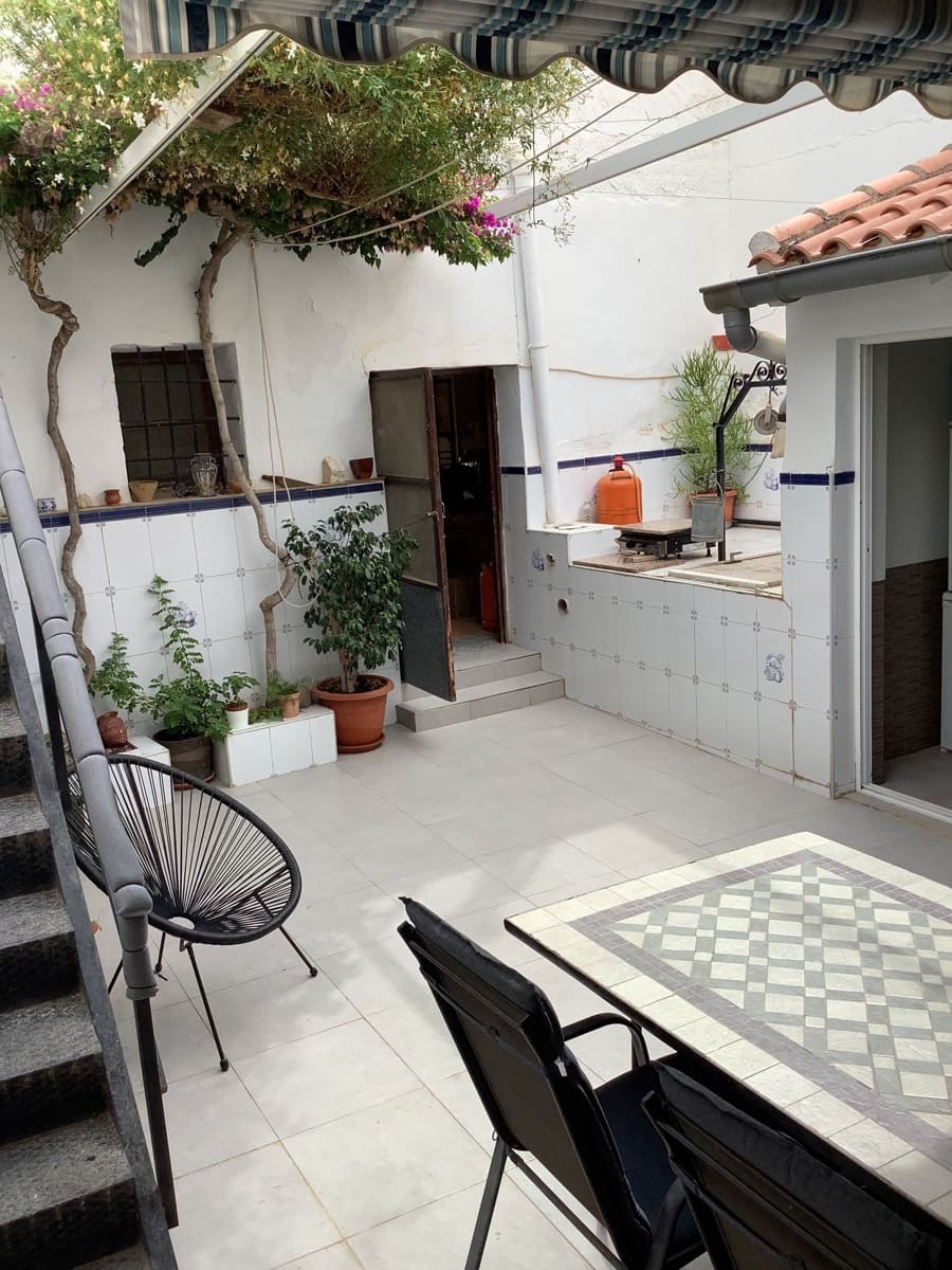 Casa de 4 habitaciones en Hondón de las Nieves en venta con piscina garaje - 235.000 € (Ref: 10039426)