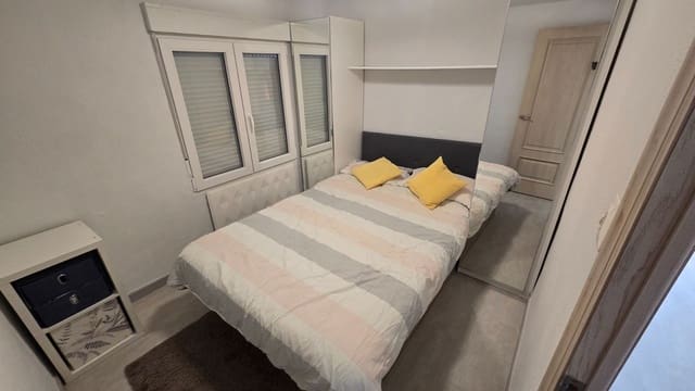 4 sypialnia Willa na sprzedaż w Sax z basenem garażem - 260 000 € (Ref: 10048392)