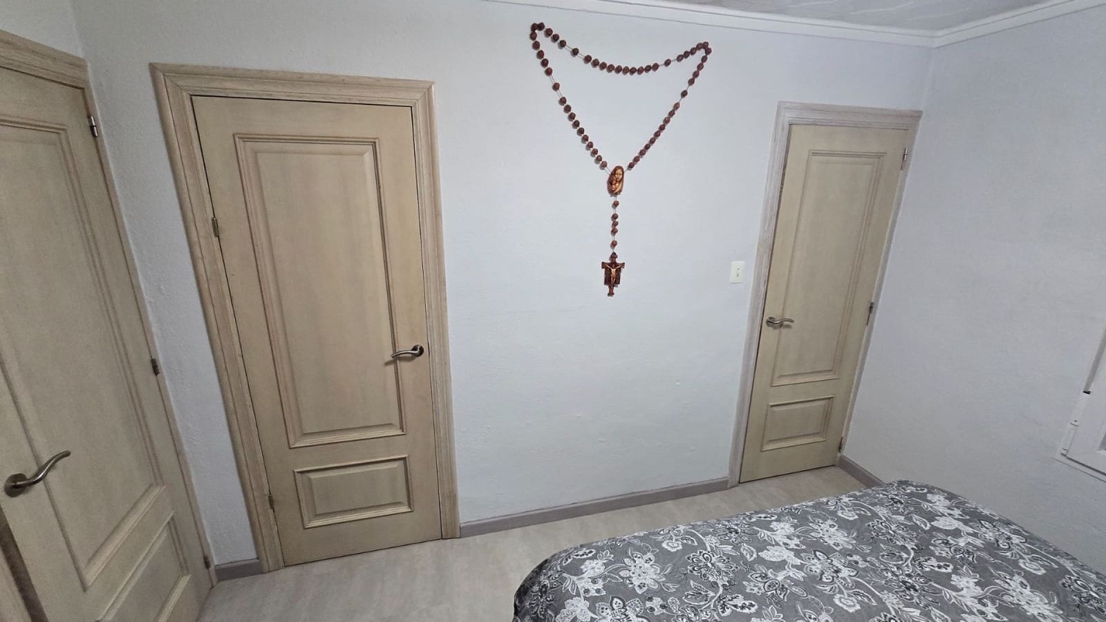 4 sypialnia Willa na sprzedaż w Sax z basenem garażem - 260 000 € (Ref: 10048392)