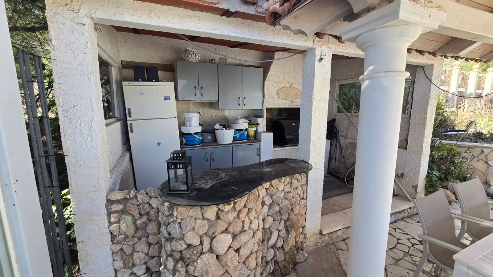 4 sypialnia Willa na sprzedaż w Sax z basenem garażem - 260 000 € (Ref: 10048392)