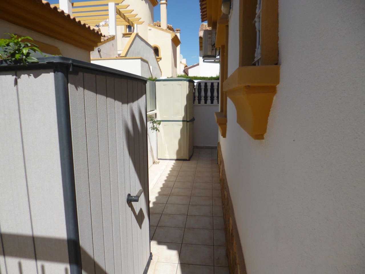 Chalet de 4 habitaciones en Pilar de la Horadada en venta con piscina - 395.000 € (Ref: 10130293)