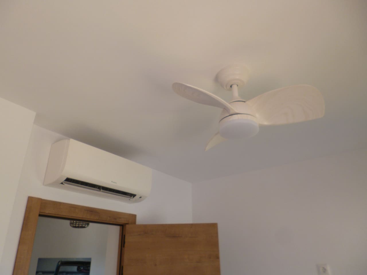 Chalet de 4 habitaciones en Pilar de la Horadada en venta con piscina - 395.000 € (Ref: 10130293)