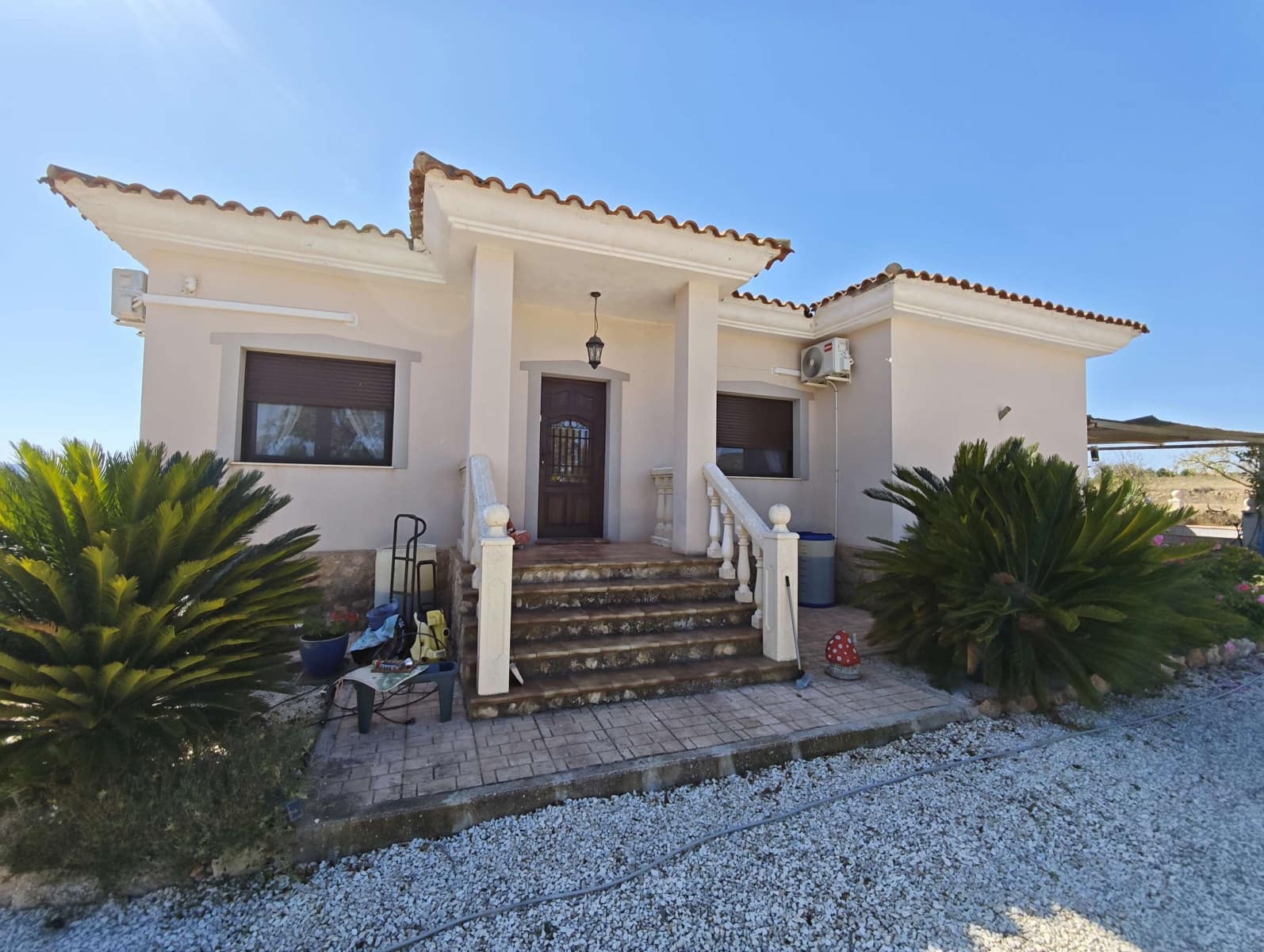 4 soverom Villa til salgs i Pinoso med svømmebasseng garasje - € 499 995 (Ref: 10166806)