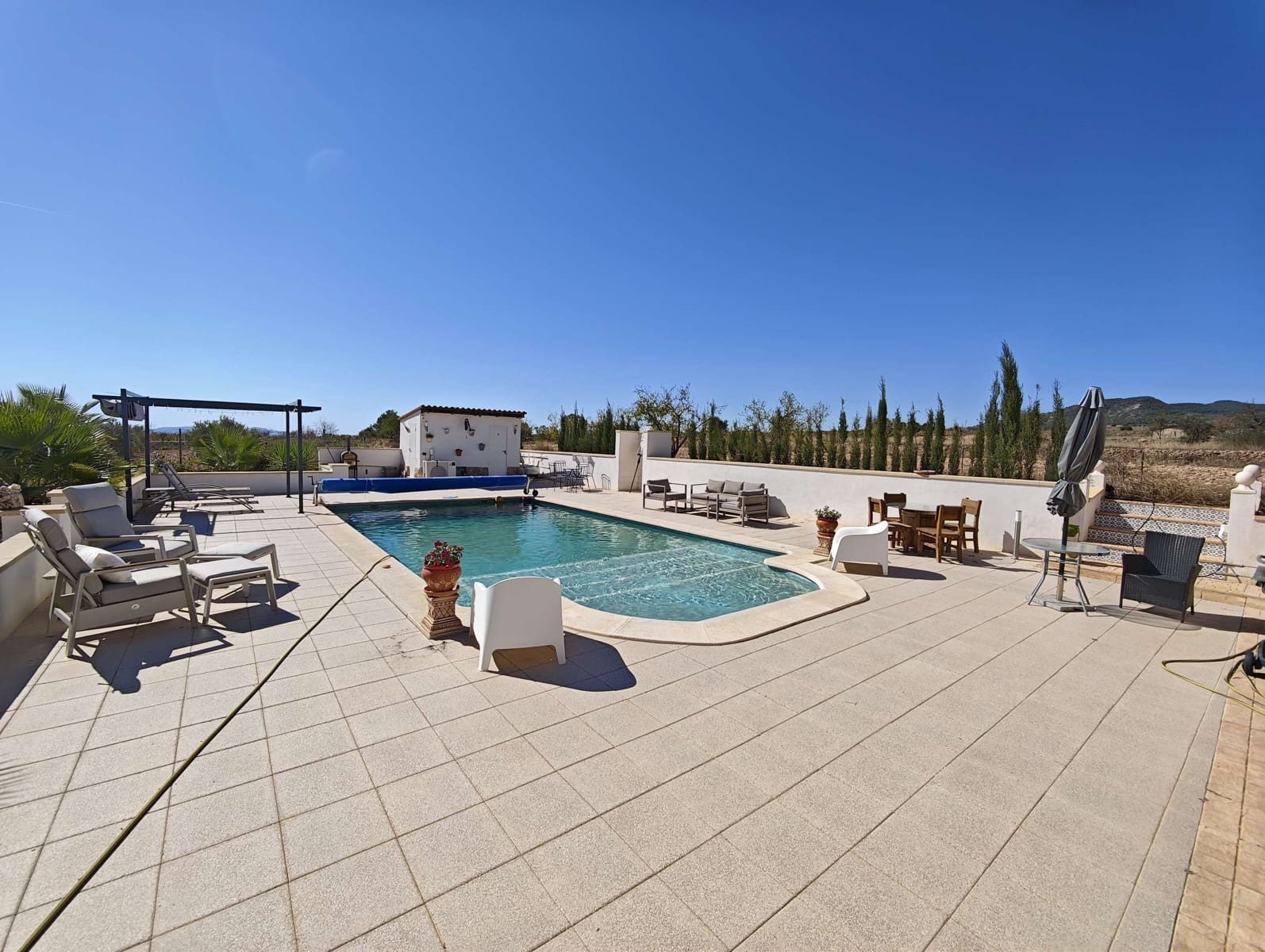 4 soverom Villa til salgs i Pinoso med svømmebasseng garasje - € 499 995 (Ref: 10166806)