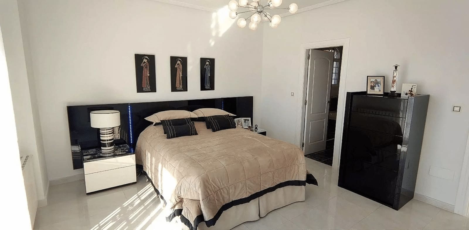 4 bedroom Villa for sale in Pinoso with pool garage - € 475,000 (Ref: 7599396)