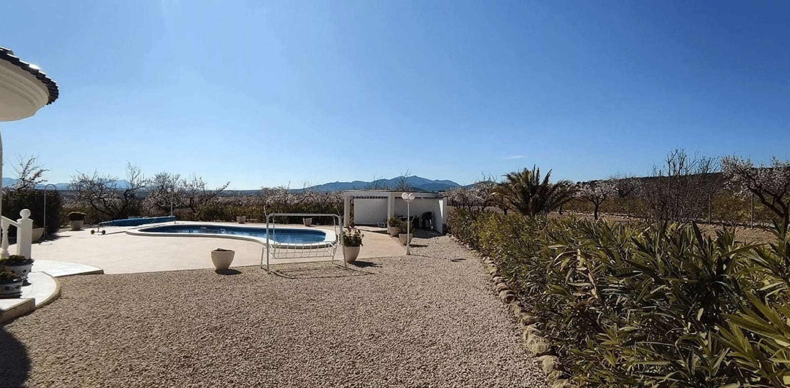 4 bedroom Villa for sale in Pinoso with pool garage - € 475,000 (Ref: 7599396)