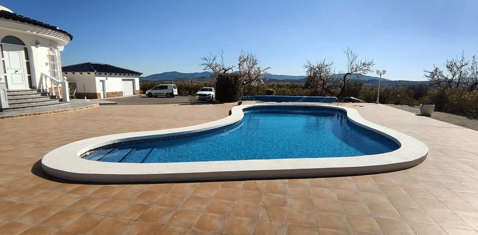 4 bedroom Villa for sale in Pinoso with pool garage - € 475,000 (Ref: 7599396)