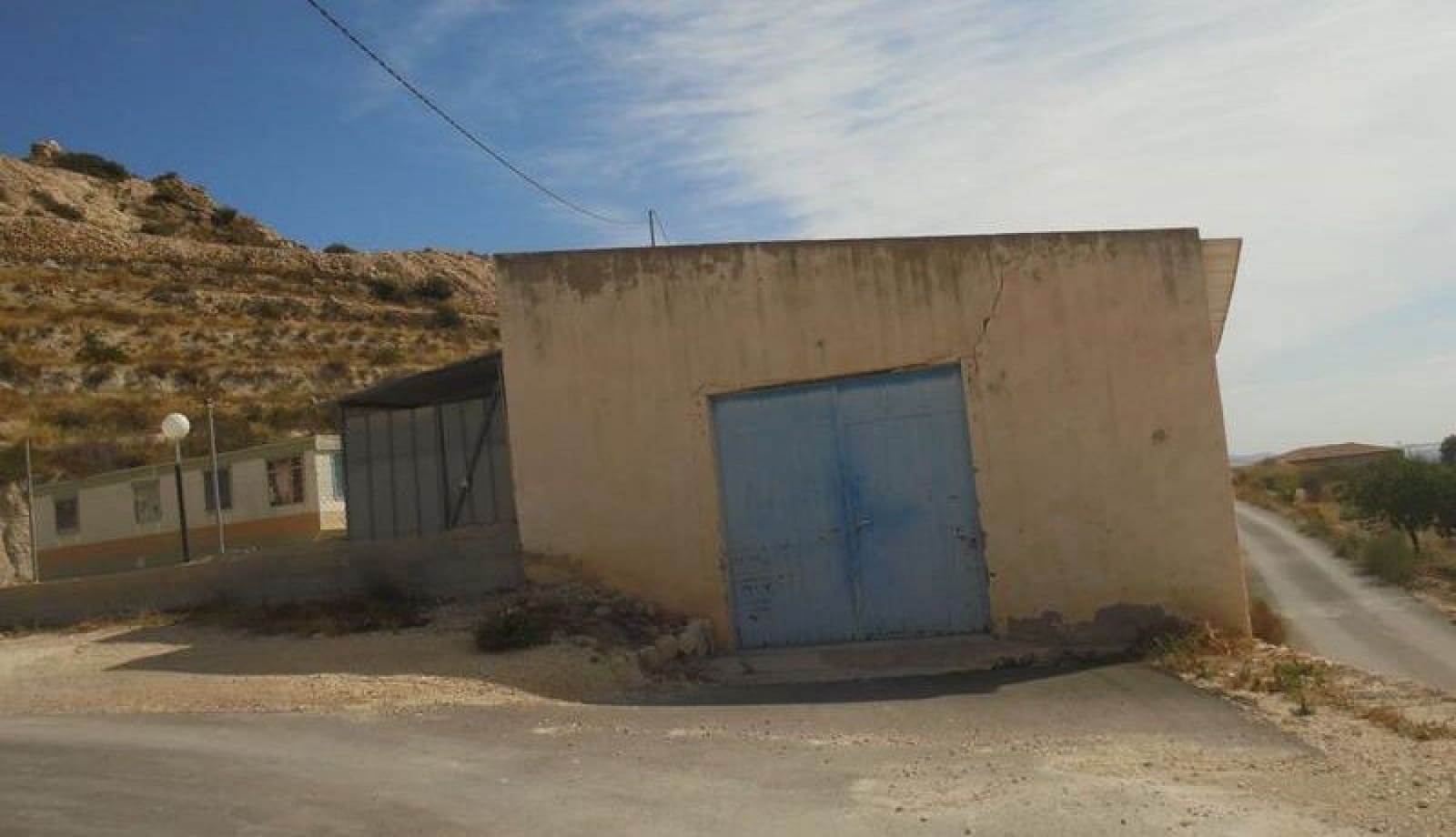 6 bedroom Finca/Country House for sale in La Romana with pool garage - € 79,995 (Ref: 7604363)