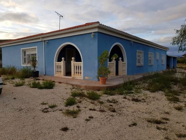 4 makuuhuone Huvila myytävänä paikassa La Romana mukana uima-altaan - 220 000 € (Ref: 7620017)