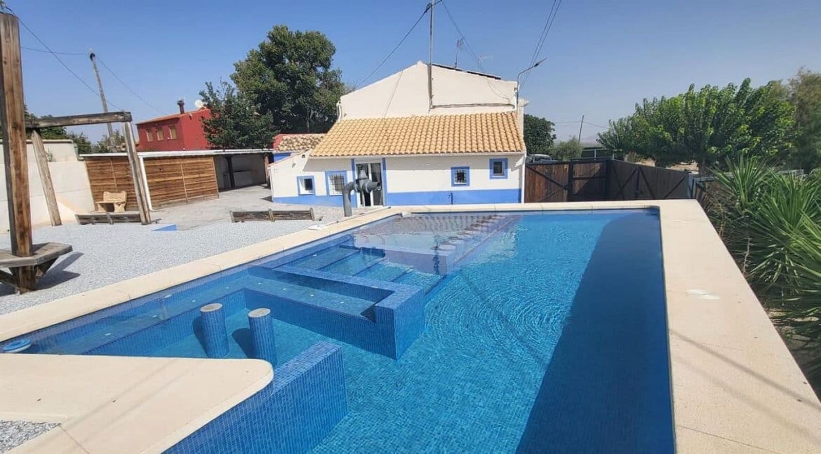 7 soveværelse Finca/Landehus til salg i Raspay med swimmingpool - € 249.999 (Ref: 8153013)