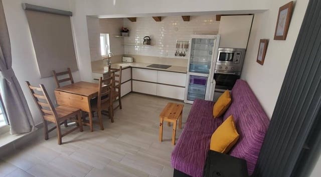 7 soveværelse Finca/Landehus til salg i Raspay, Yecla med swimmingpool - € 249.999 (Ref: 8153013)