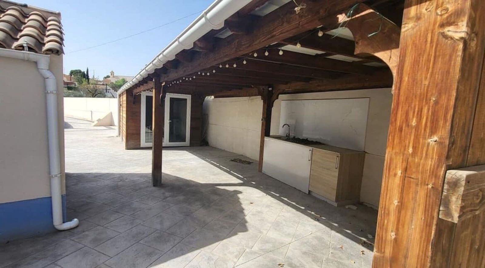 7 soveværelse Finca/Landehus til salg i Raspay med swimmingpool - € 249.999 (Ref: 8153013)