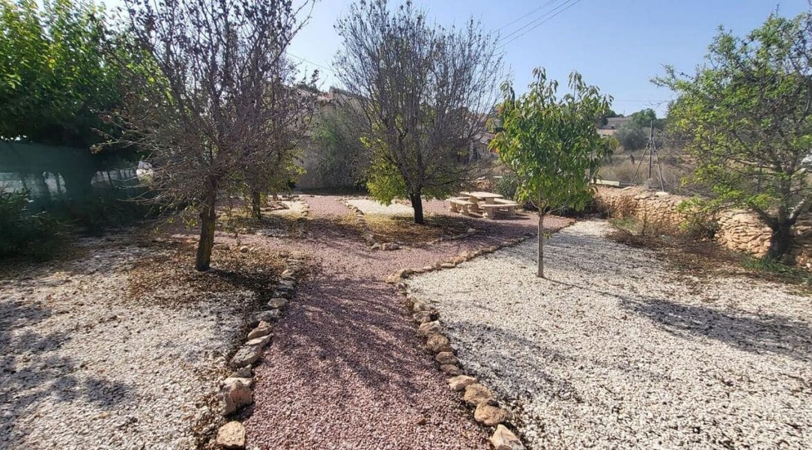 7 soveværelse Finca/Landehus til salg i Raspay med swimmingpool - € 249.999 (Ref: 8153013)