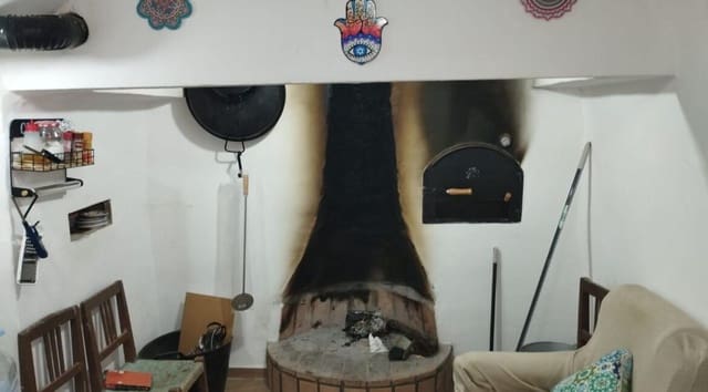 3 bedroom Cave House for sale in La Romana with pool - € 99,000 (Ref: 8211110)