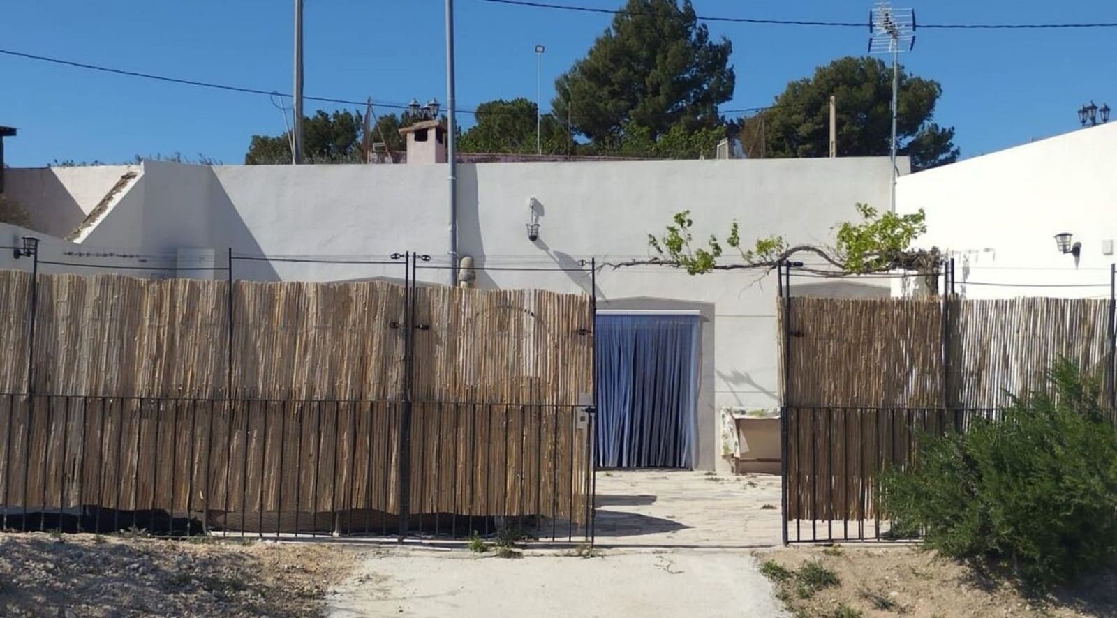 3 soveværelse Hulehus til salg i La Romana med swimmingpool - € 99.000 (Ref: 8211110)