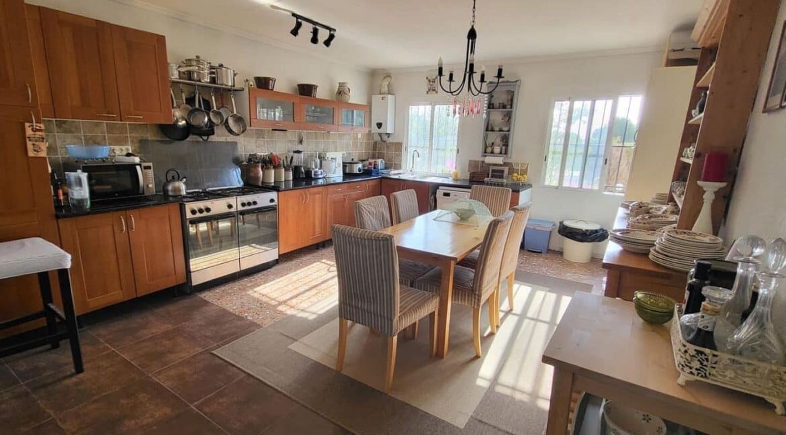 4 soveværelse Finca/Landehus til salg i La Romana med swimmingpool - € 199.000 (Ref: 8344624)