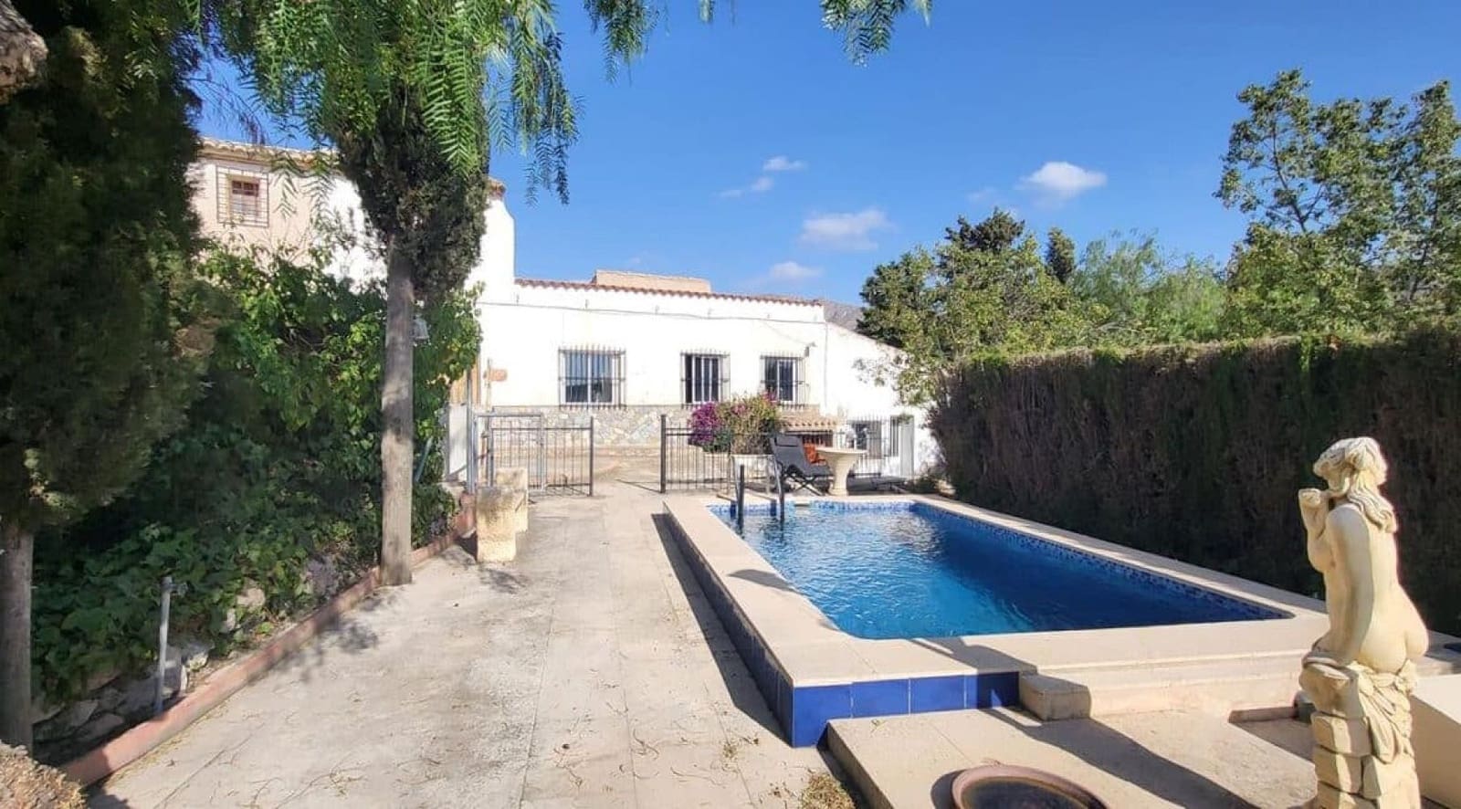 4 soveværelse Finca/Landehus til salg i La Romana med swimmingpool - € 199.000 (Ref: 8344624)