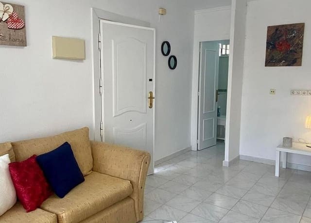 Bungalow de 2 habitaciones en Torrevieja en venta con piscina - 119.995 € (Ref: 8571903)