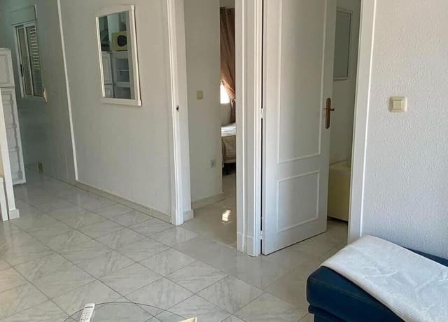 Bungalow de 2 habitaciones en Torrevieja en venta con piscina - 119.995 € (Ref: 8571903)