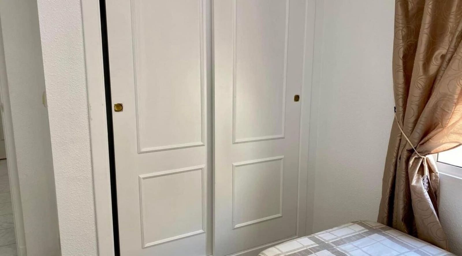 Bungalow de 2 habitaciones en Torrevieja en venta con piscina - 119.995 € (Ref: 8571903)