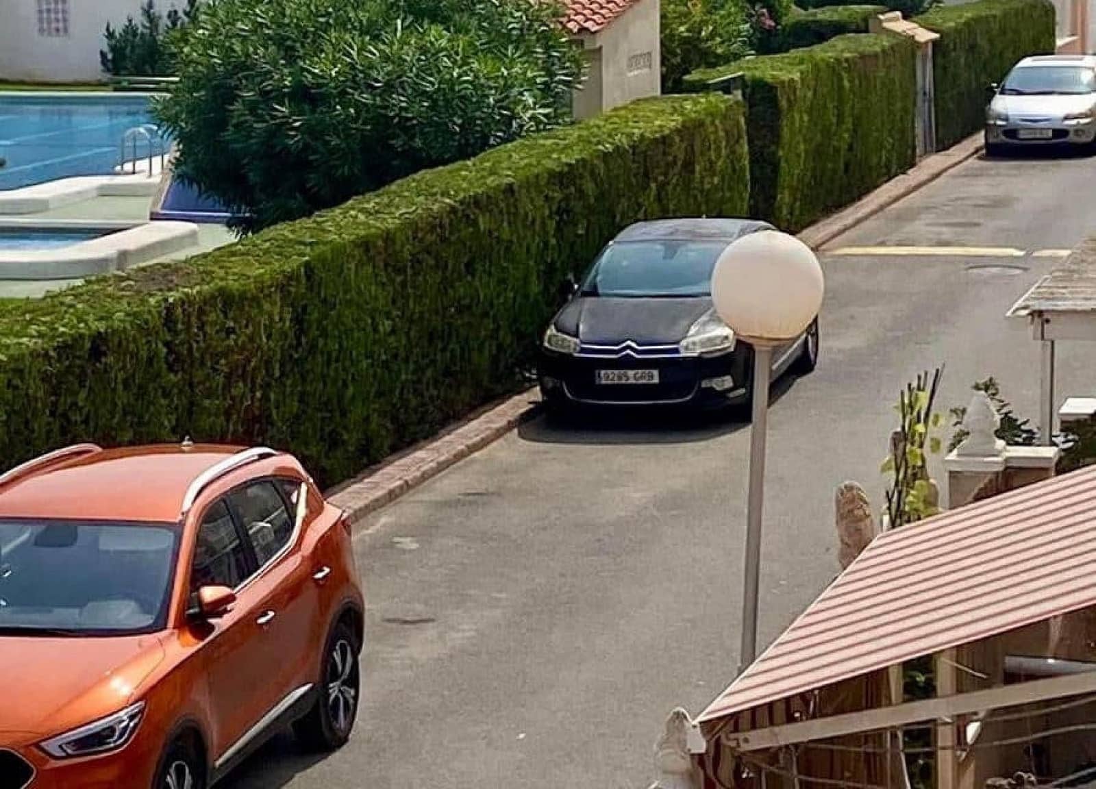 Bungalow de 2 habitaciones en Torrevieja en venta con piscina - 119.995 € (Ref: 8571903)