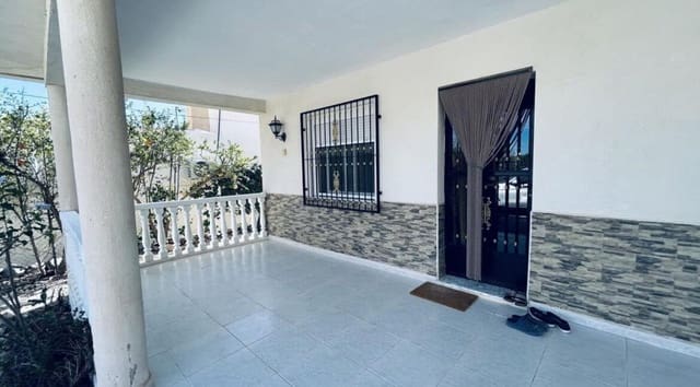 3 bedroom Villa for sale in Fortuna with pool - € 230,000 (Ref: 8617272)