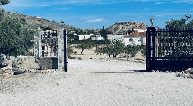 3 bedroom Villa for sale in Fortuna with pool - € 230,000 (Ref: 8617272)