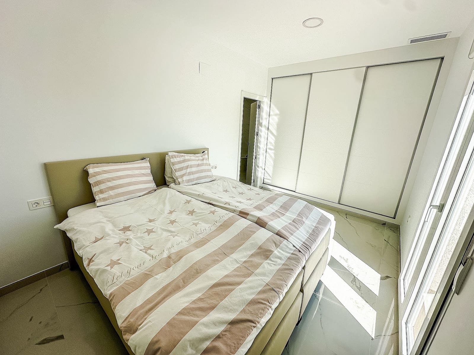 4 Zimmer Villa zu verkaufen in Pinoso mit Pool Garage - 423.000 € (Ref: 8734803)