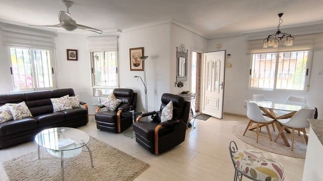 3 slaapkamer Villa te koop in Guardamar del Segura met zwembad - € 269.000 (Ref: 8953445)