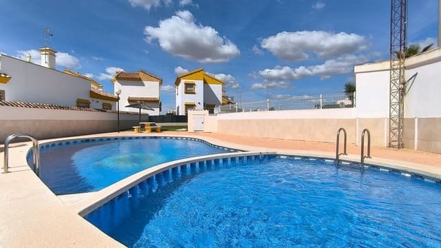 3 slaapkamer Villa te koop in Guardamar del Segura met zwembad - € 269.000 (Ref: 8953445)