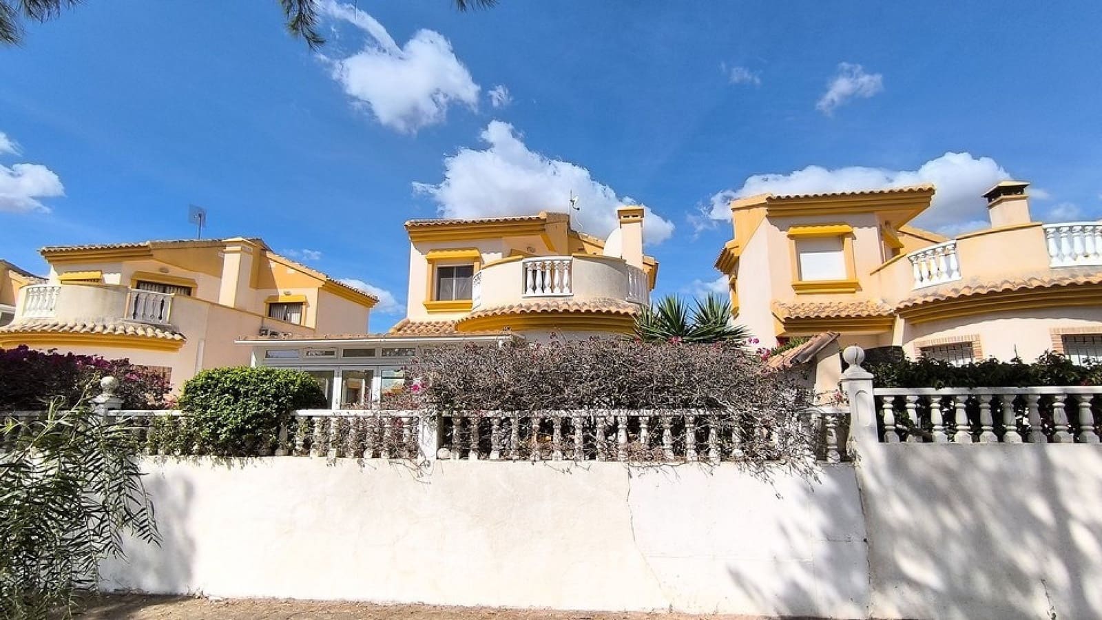 3 bedroom Villa for sale in Guardamar del Segura with pool - € 269,000 (Ref: 8953445)