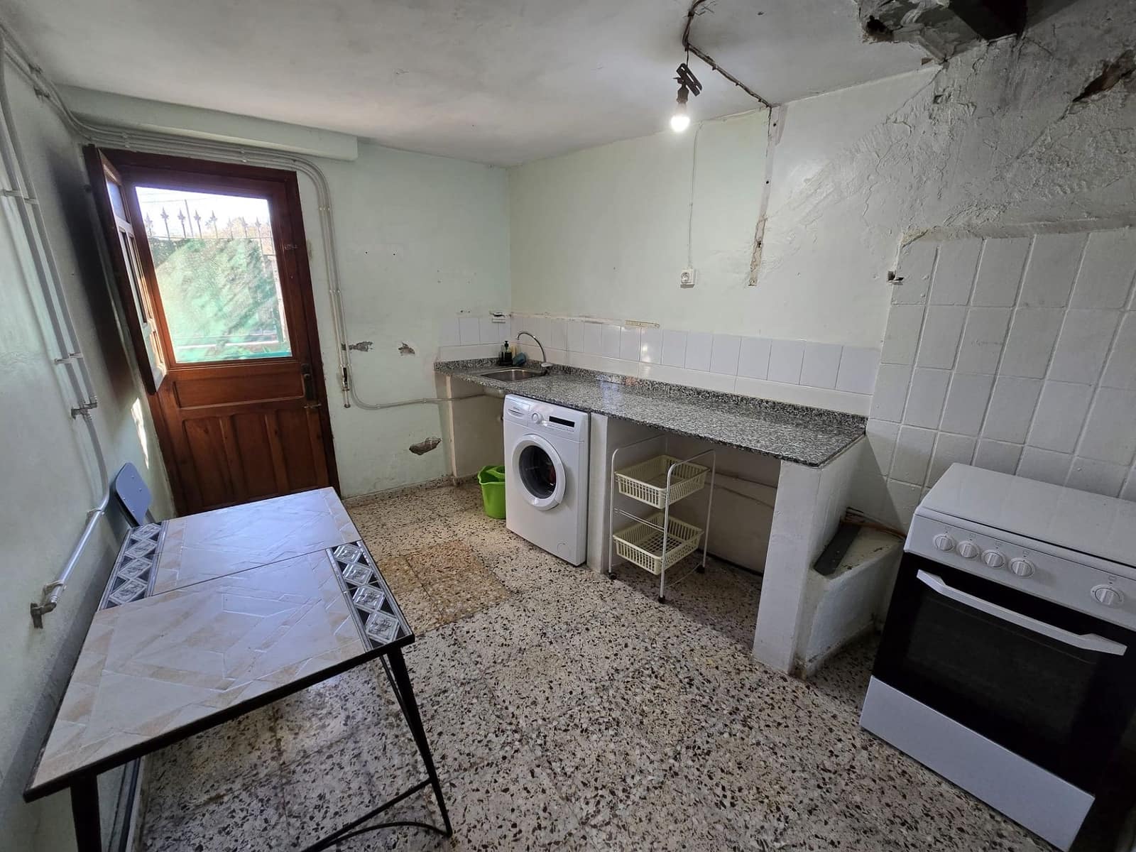 6 bedroom Villa for sale in Monovar / Monover with pool garage - € 260,000 (Ref: 9000918)