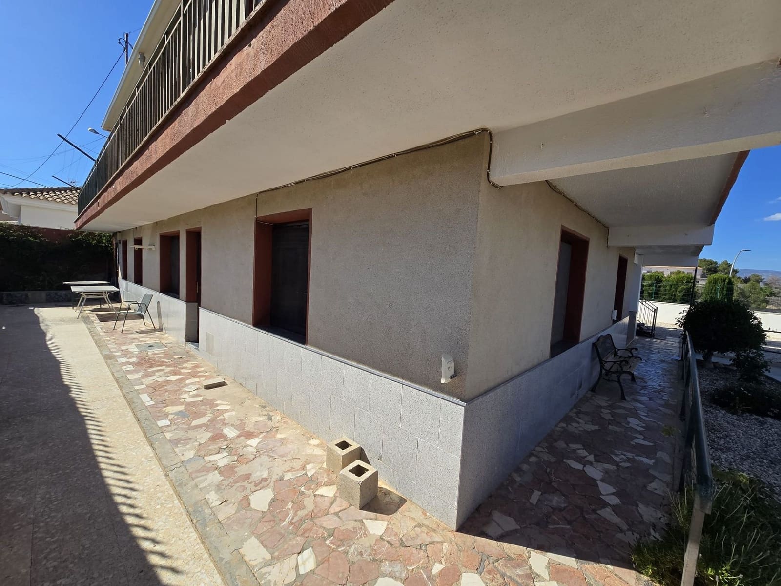 6 bedroom Villa for sale in Monovar / Monover with pool garage - € 260,000 (Ref: 9000918)