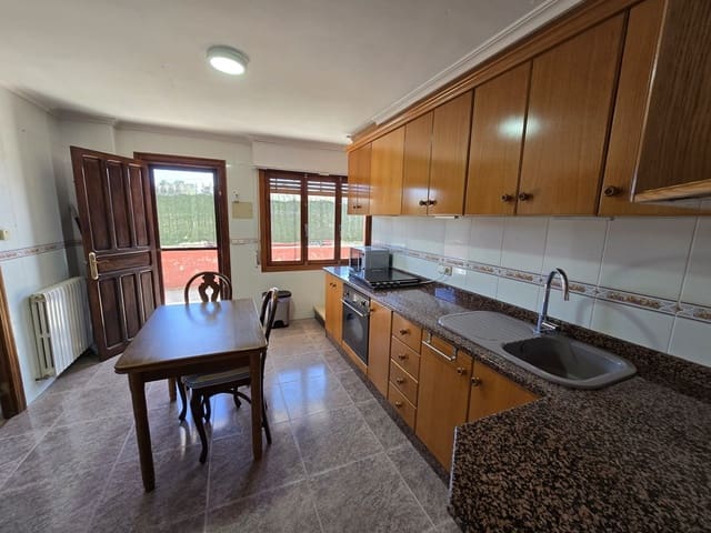 6 camera da letto Villa in vendita in Monóvar / Monóver con piscina garage - 260.000 € (Rif: 9000918)