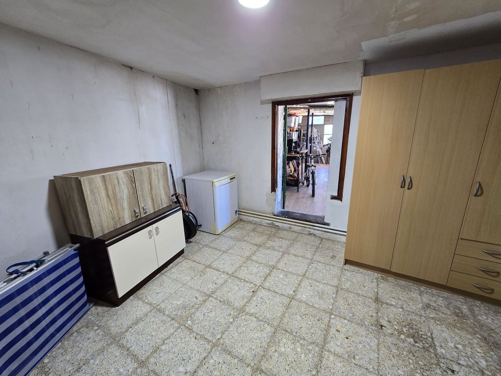 6 bedroom Villa for sale in Monovar / Monover with pool garage - € 260,000 (Ref: 9000918)