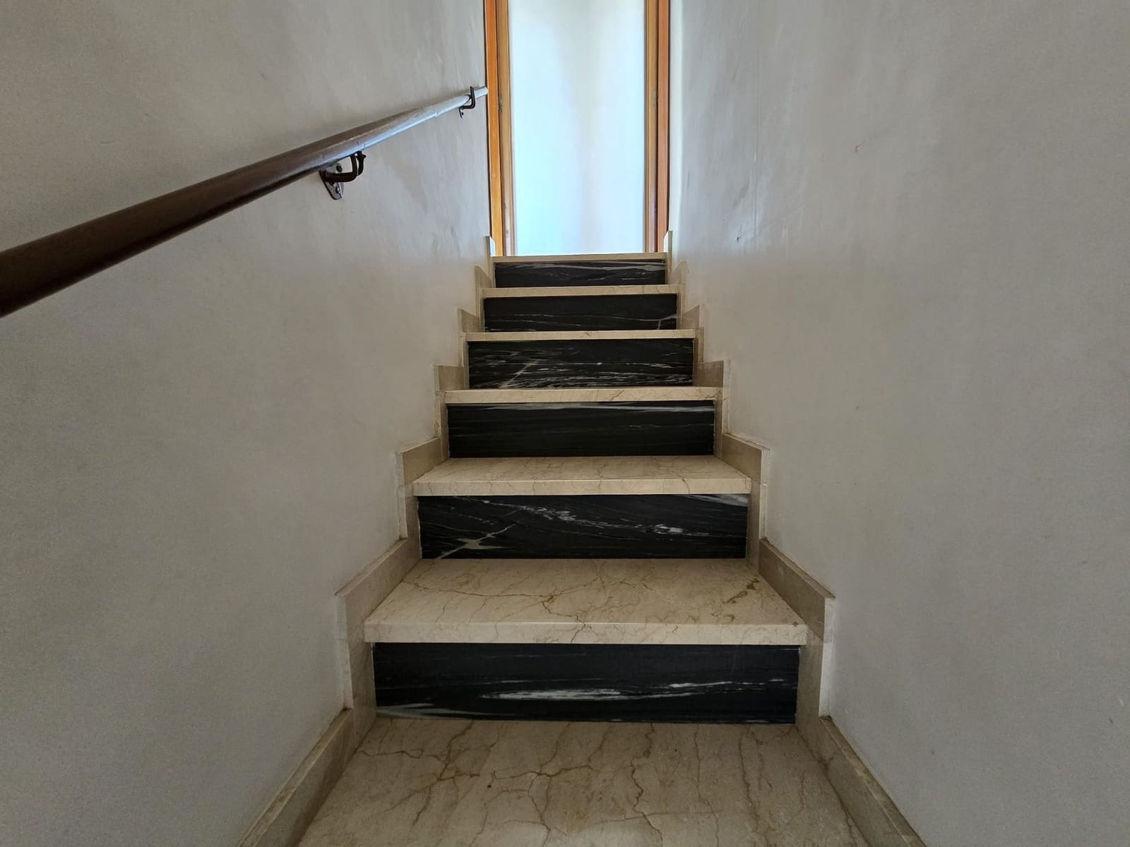 6 bedroom Villa for sale in Monovar / Monover with pool garage - € 260,000 (Ref: 9000918)