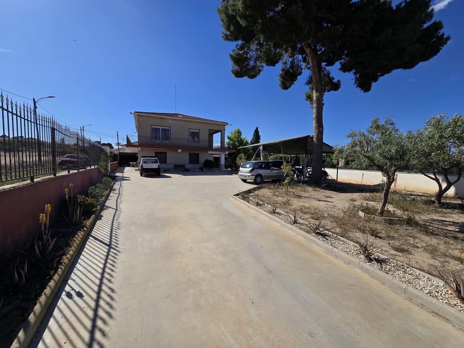 6 bedroom Villa for sale in Monovar / Monover with pool garage - € 260,000 (Ref: 9000918)