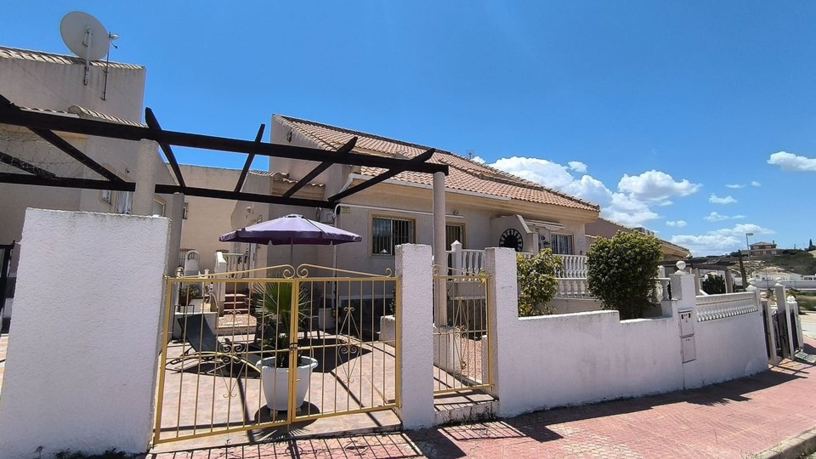3 bedroom Villa for sale in Ciudad Quesada with pool - € 189,000 (Ref: 9015600)