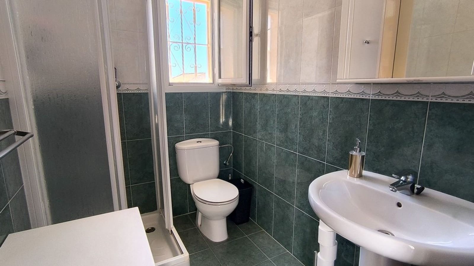 3 bedroom Villa for sale in Ciudad Quesada with pool - € 189,000 (Ref: 9015600)