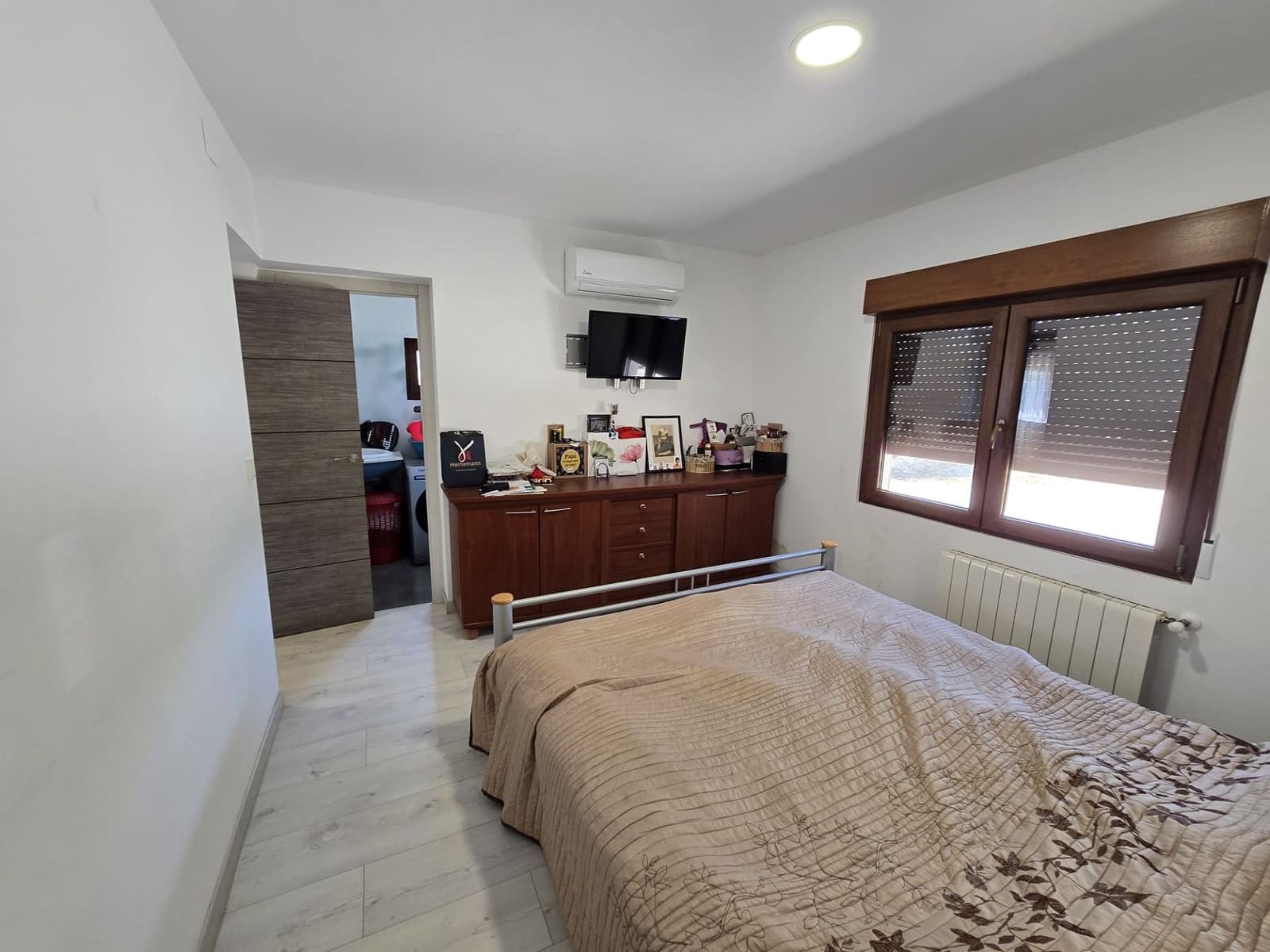 4 slaapkamer Villa te koop in Sax met zwembad - € 229.995 (Ref: 9103811)