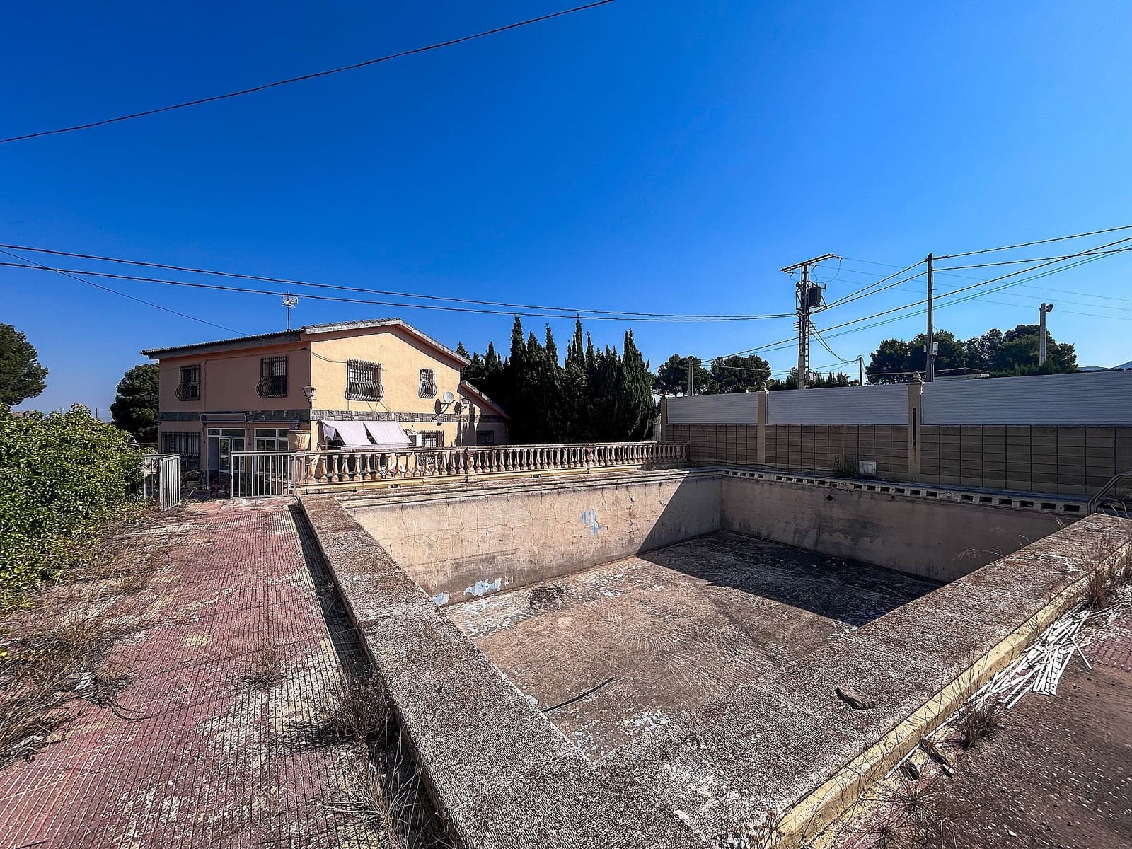 4 soveværelse Finca/Landehus til salg i Sax med swimmingpool garage - € 227.000 (Ref: 9103815)