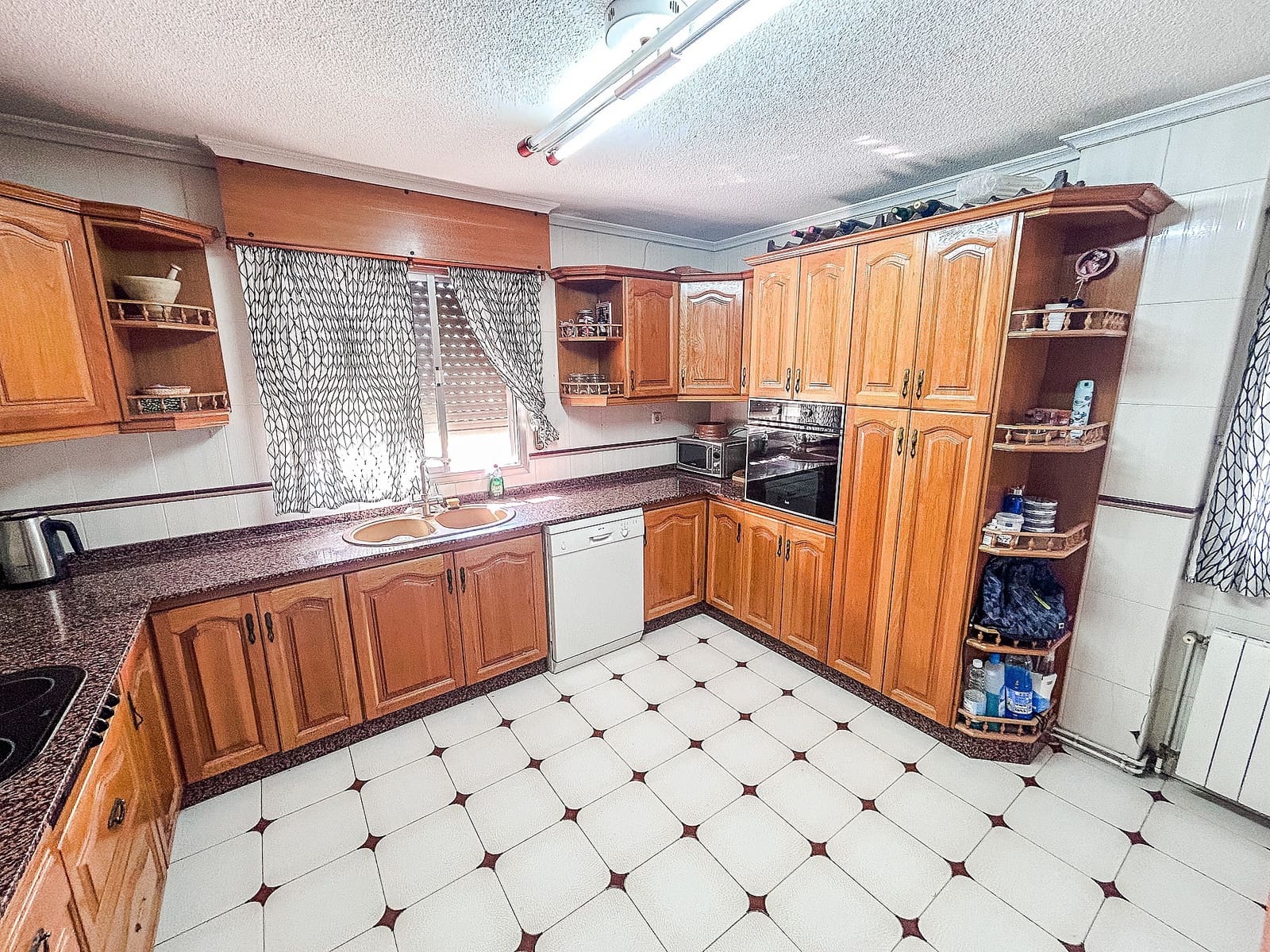 4 soveværelse Finca/Landehus til salg i Sax med swimmingpool garage - € 227.000 (Ref: 9103815)