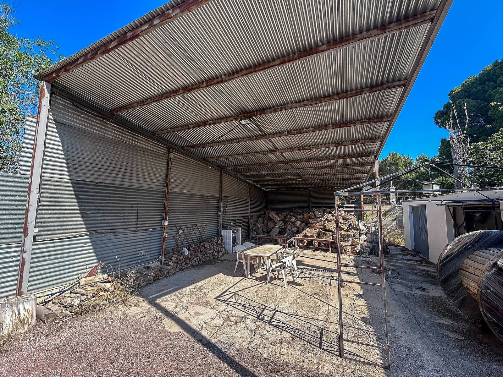 4 soveværelse Finca/Landehus til salg i Sax med swimmingpool garage - € 227.000 (Ref: 9103815)