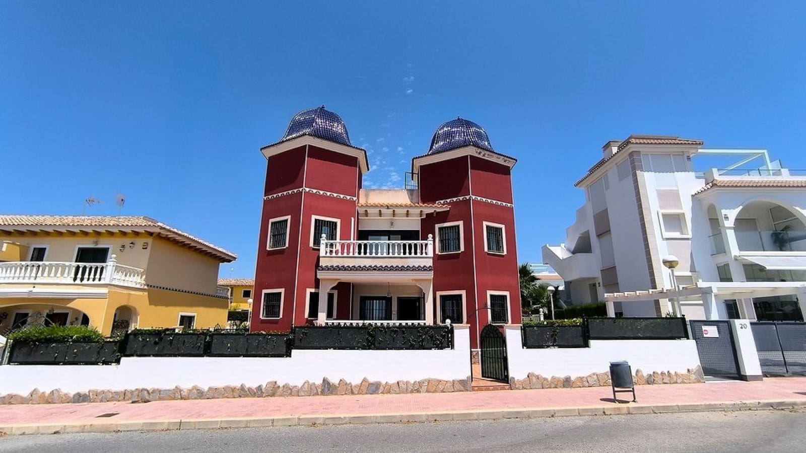 3 bedroom Townhouse for sale in Ciudad Quesada with pool - € 290,000 (Ref: 9133549)