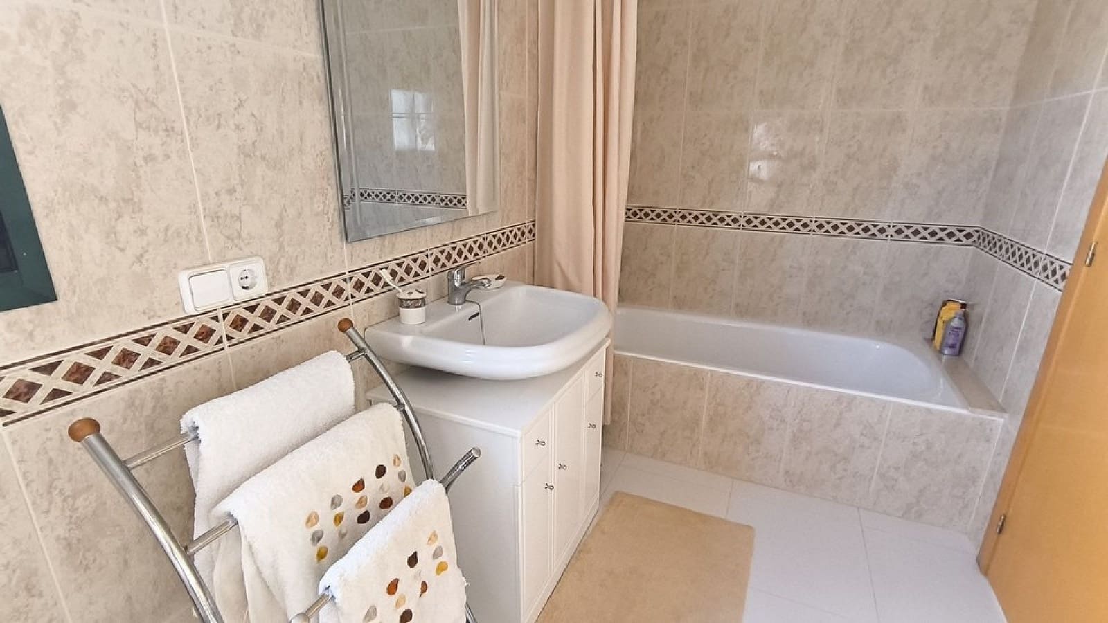 3 bedroom Townhouse for sale in Ciudad Quesada with pool - € 290,000 (Ref: 9133549)