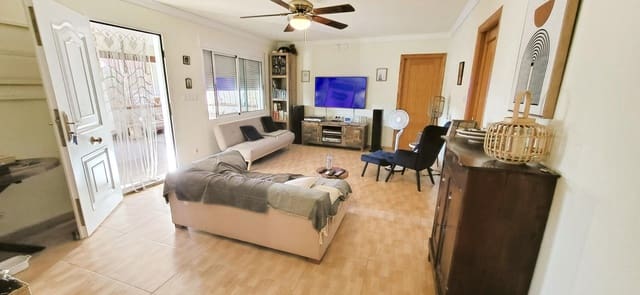 3 soverom Villa til salgs i La Romana med svømmebasseng - € 329 999 (Ref: 9242551)