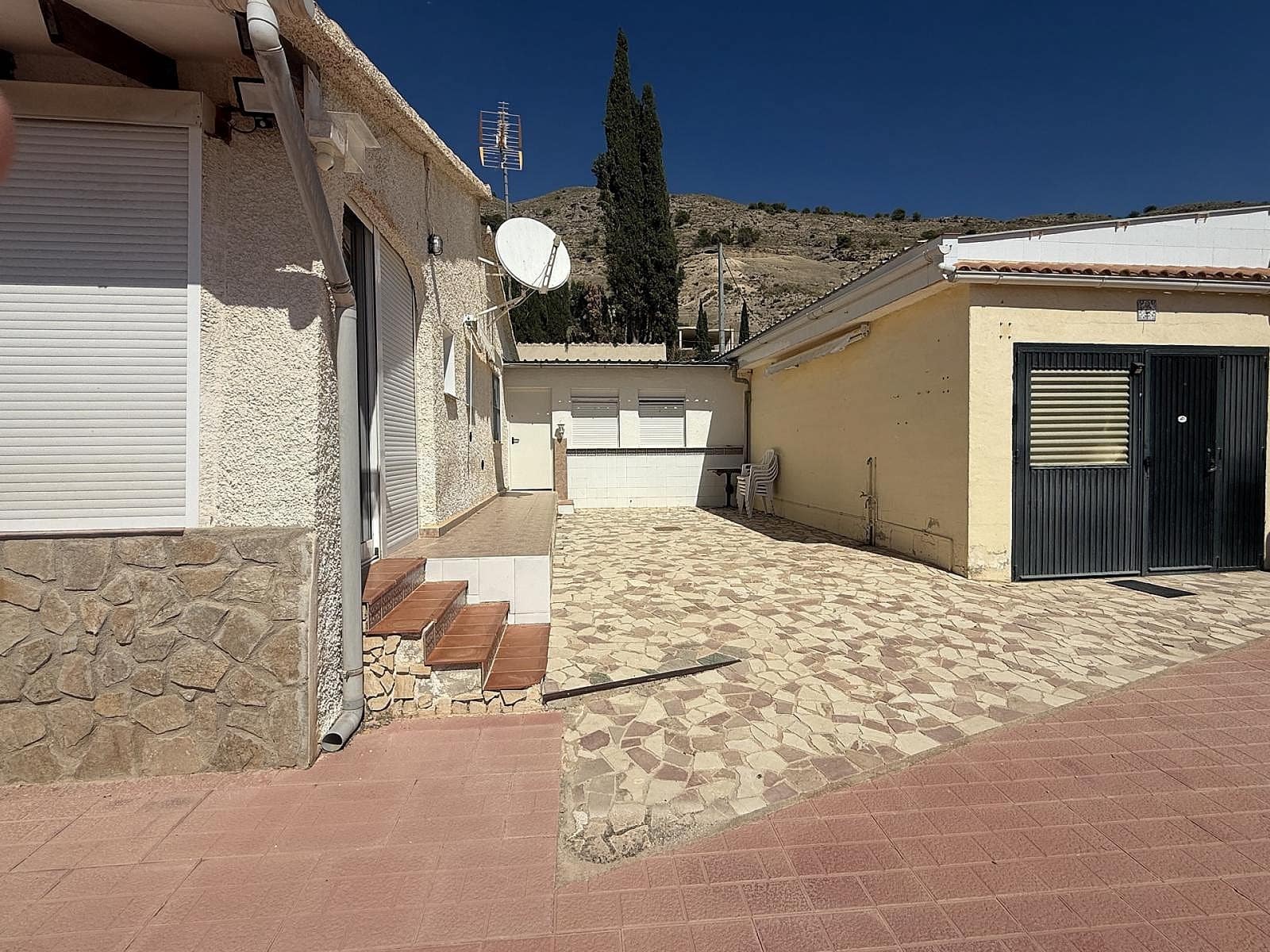 2 bedroom Villa for sale in Fortuna with pool garage - € 149,000 (Ref: 9251550)